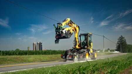 1695859596_56467_en_58dfa_58644_jcb-pothole-pro-pothole-repair-machine.jpg - Machines Wiki