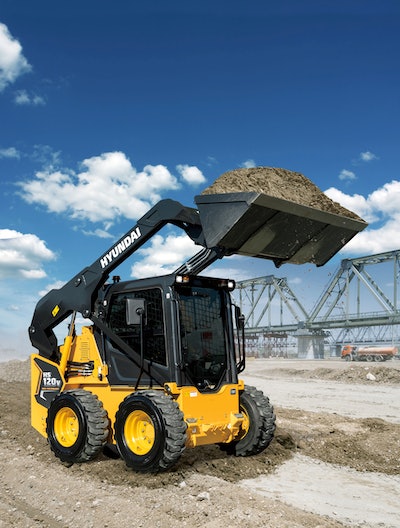 HS120V skid steer, Hyundai - carrying load