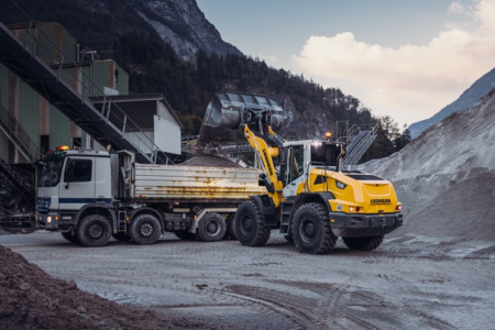 liebherr_new_mid_sized_wheel_loader_l538_loading_truck_96dpi.62c5d50c24522.png - Machines Wiki