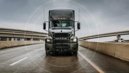 1697487164_56561_en_3c44a_58724_mack-connect-telematics-hub-truck.jpg - Machines Wiki