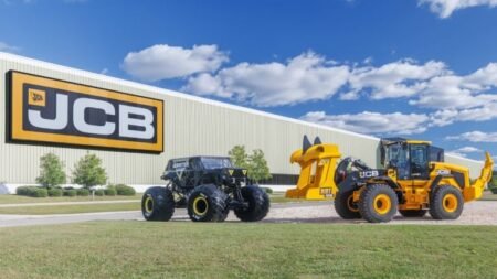 1700071227_56784_en_c1cf3_58943_jcb-monster-jam-partnership.jpg - Machines Wiki
