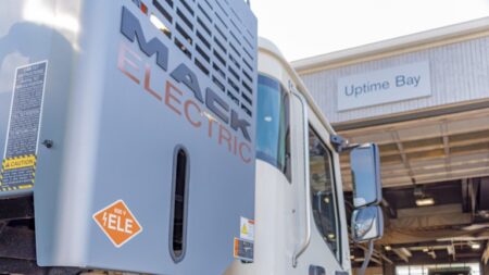 1700605524_56844_en_55ace_58973_mack-electric-truck.jpg - Machines Wiki