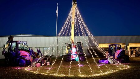 1205x0_s3-63387-N-EAGLE-XMAS-23-1.jpg - Machines Wiki