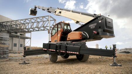 1702583547_57097_en_6cc8e_57343_jlg-r11100-rotating-telehandler-rear-cl.jpg - Machines Wiki