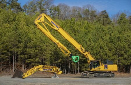 1205x0_s3-64111-Excavator-PC490HRD-Cartersville-GA-JQQ-240130-Bucket-Arm-Detached-2.jpg - Machines Wiki