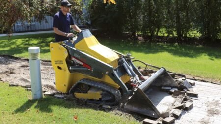1709771019_57581_en_a3ca8_59611_wacker-neuson-sm60-mini-track-loader.jpg - Machines Wiki