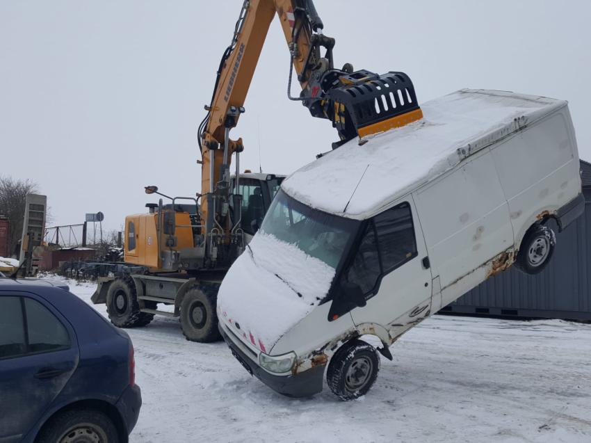 Have you ever had to move a life-sized statue of a unicorn? How about a giant rubber duck? Or faced with a mountain of rubble that looks like the aftermath of a rock concert? Or simply move a double-parked van? MB Crusher attachments are ready to tackle anything you throw at them, turning daunting tasks into a breeze.