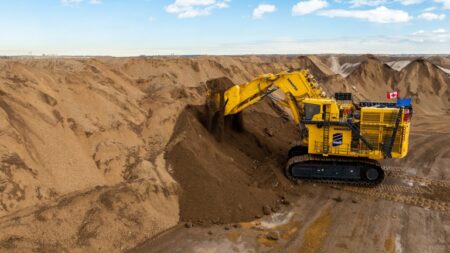 1746133232_60694_en_03cab_62711_komatsu-pc9000-forthillsjpg - Machines Wiki