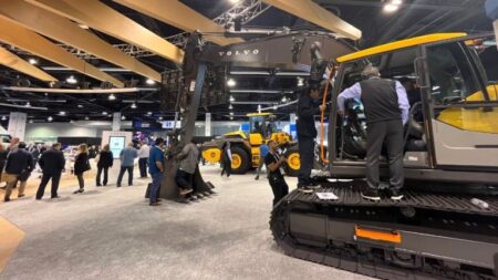 1746218444_60692_en_17ff2_62709_volvo-ec230-electric-excavatorjpg - Machines Wiki