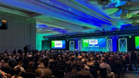 1752705720_61189_en_94278_63245_aed-2025-summit-crowdjpg - Machines Wiki