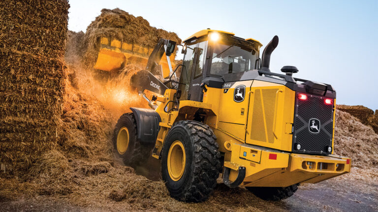 New tech from Deere boosts wheel loader performance