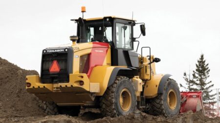 1758911404_61644_en_7d5e5_63742_cat-tomlinson-938wheel-loaderjpg - Machines Wiki