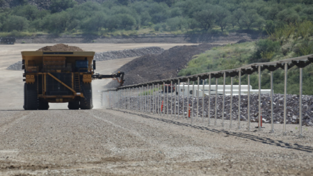 1759518410_61703_en_1df4a_63794_cat-diesel-haul-truckpng - Machines Wiki