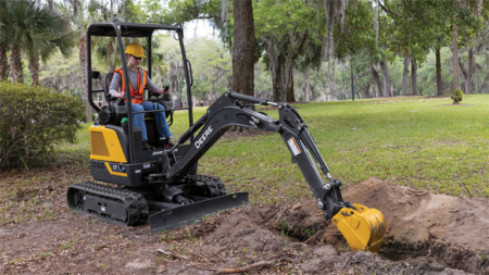 1760055183_61765_en_63c46_63846_john-deere-17-p-tier-compact-excavatorpng - Machines Wiki