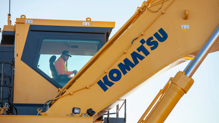 Komatsu partners with Rototilt to add Plug & Play tiltrotator integration to excavators