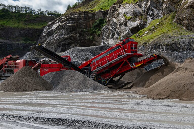 Terex Finlay Unveils the Next Generation 693 and 694 Inclined Screeners