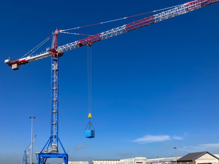Port of Nantes Installs New Customised Potain MD 689 M25 Crane