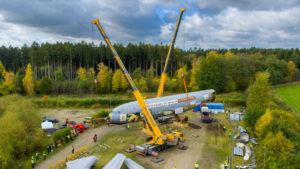 1766084785_62382_en_b53ba_64421_liebherr-mobile-crane-ltm-1300-1250-airbus-a310png - Machines Wiki