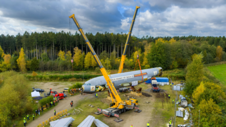 1766084785_62382_en_b53ba_64421_liebherr-mobile-crane-ltm-1300-1250-airbus-a310png - Machines Wiki