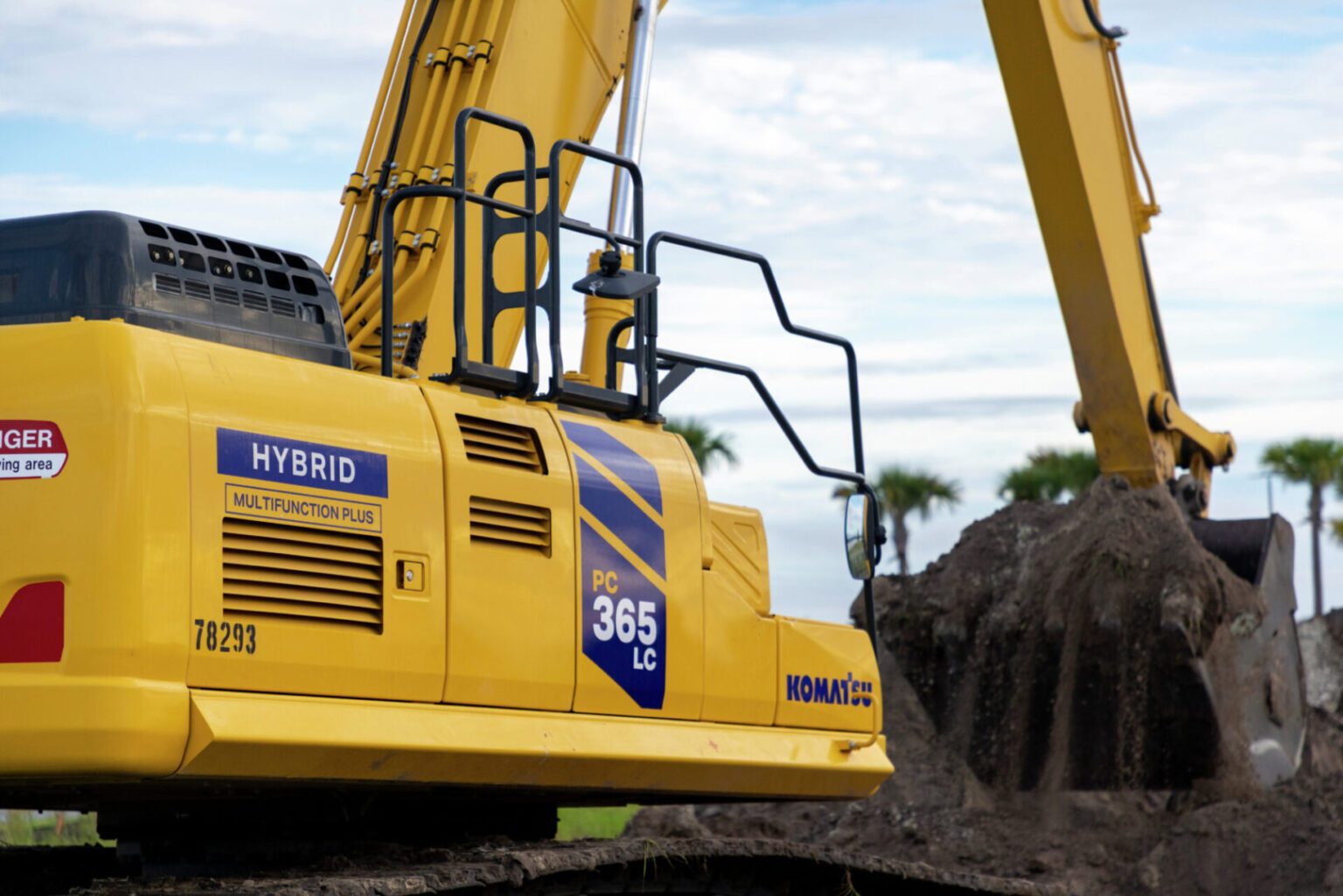Excavator-PC365LC-Wildwood-FL-DS-250909-IMG_2239-scaledjpg - Machines Wiki