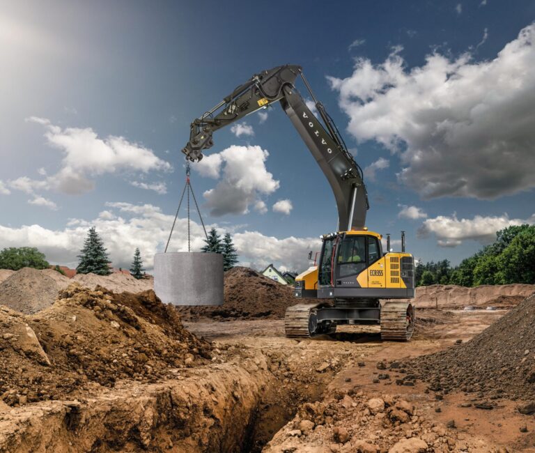 Volvo CE improves precision and cycle times with new ECR355 excavator