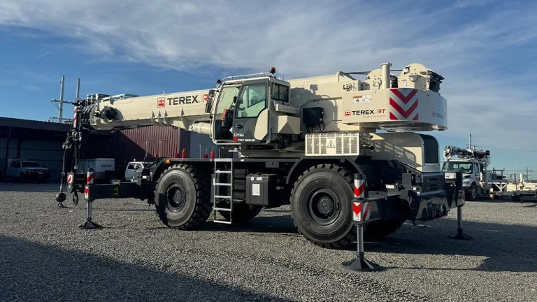 1769795985_62705_en_182d1_64761_raimondi-terex-rough-terrain-cranejpg - Machines Wiki