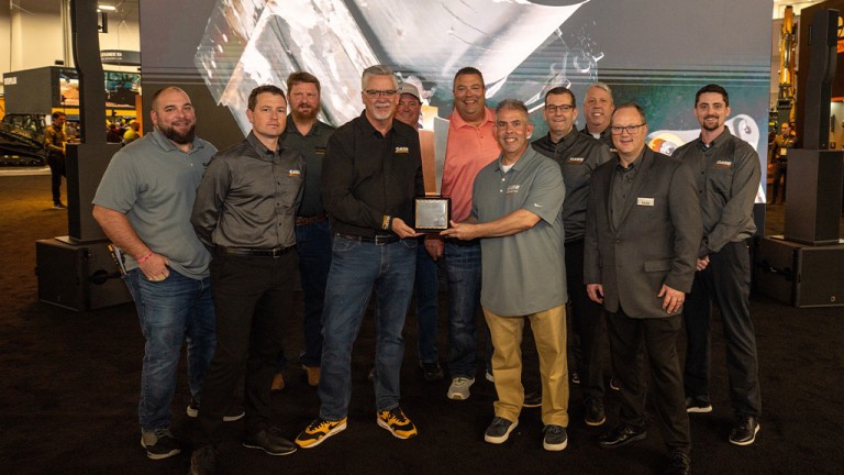 1774472337_63271_en_b65a4_65368_case-2025-dealer-awardsjpg - Machines Wiki