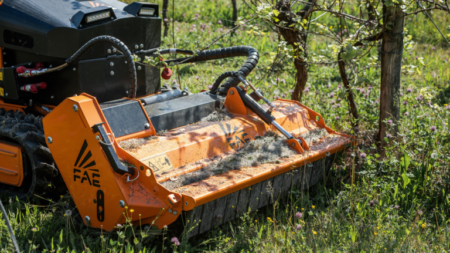 1780509271_63746_en_47c0a_65879_fae-rcu45-remote-swinging-hammer-mulcherpng - Machines Wiki