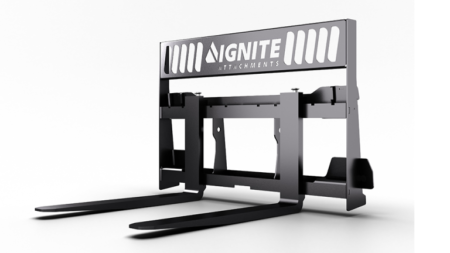 1786060519_64145_en_9539c_66328_ignite-attachment-john-deere-pallet-forkpng - Machines Wiki Industrial forklift attachment with two long forks and 'IGNITE Attachments' branding, used to lift and move pallets