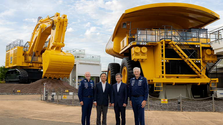 1788558335_64292_en_bb967_66482_komatsu-atlassian-williams-partnershippng - Machines Wiki