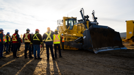 1789679456_64372_en_7969b_66575_sms-equipment-komatsu-dozerpng - Machines Wiki