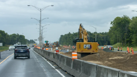 1790995074_64398_en_09b6d_66605_cat-excavator-ed-letterpng - Machines Wiki