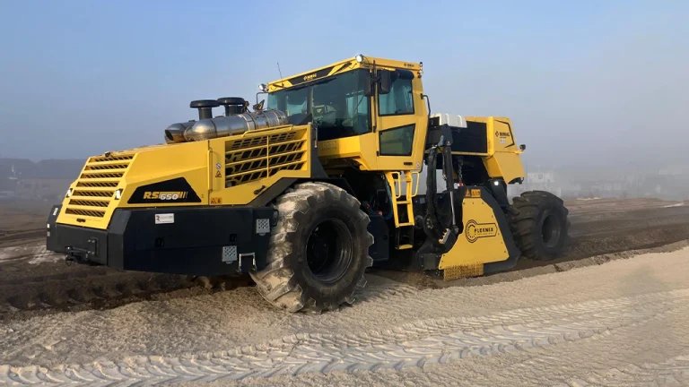 1791996736_64601_en_49ac1_66830_bomag-rs-650-2-stabilizer-recyclerpng - Machines Wiki