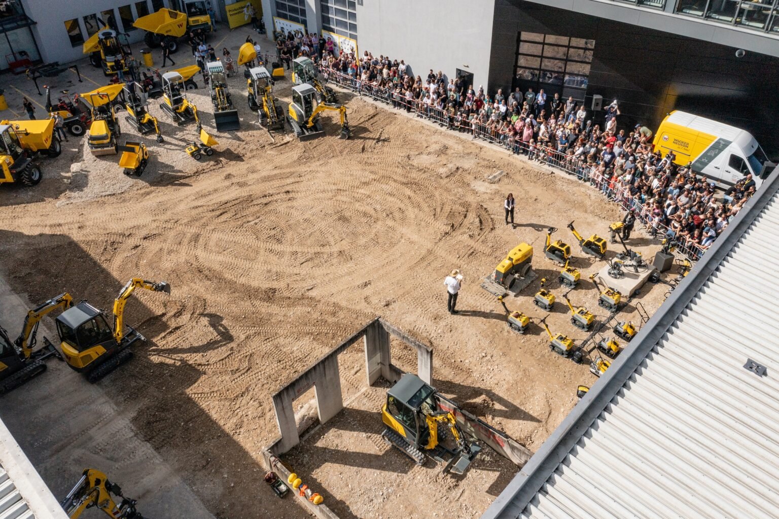Wacker-Neuson_Demoshow_aerialjpg - Machines Wiki