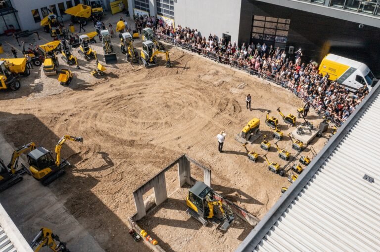 Wacker-Neuson_Demoshow_aerialjpg - Machines Wiki